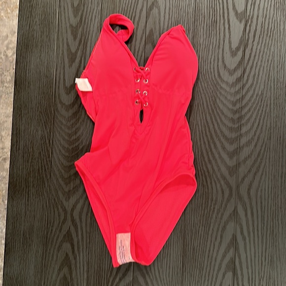 Becca Swimsuit- New 🌴🌴🏖🏖 - Picture 10 of 13